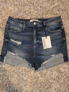 Zenana Outfitters Womens Large Distressed Denim Shorts BRAND NEW